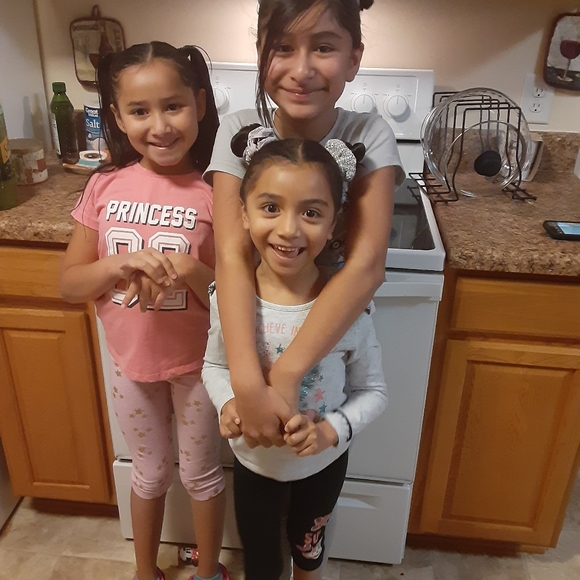 Meet your Posher, Sandra - Picture 3 of 15